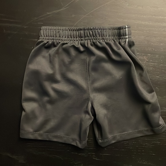 Nike shorts size 24M - Picture 2 of 4